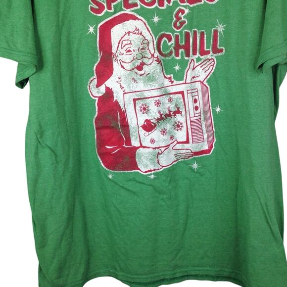 Fifth Sun Holiday Specials Green Santa And Chill Christmas Holiday Green T Shirt - Picture 3 of 7